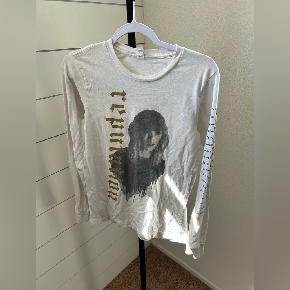 Taylor swift reputation tour tee